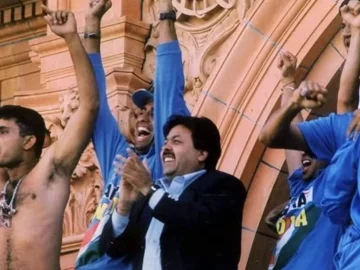 sourav-ganguly-took-off-his-t-shirt-to-celebrate-at-lords-balcony-20220714123459