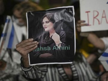 iran-protest-2211300611