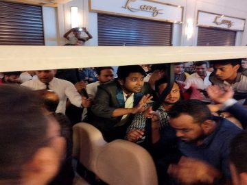 Arav khan robiul islam