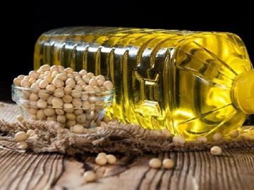 depositphotos-71088693-stock-photo-golden-soy-oil-1678264829-1681548326
