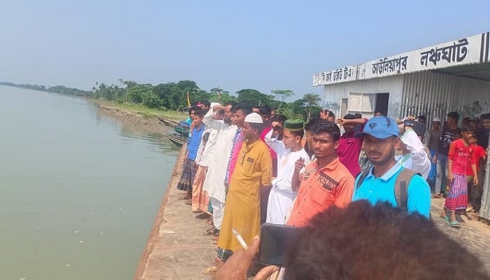 পটুয়াখালীতে ট্রলারডুবি: মা-ছেলের মরদেহ উদ্ধার