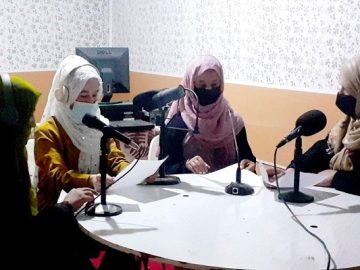 সাদাকালো নিউজ (100)