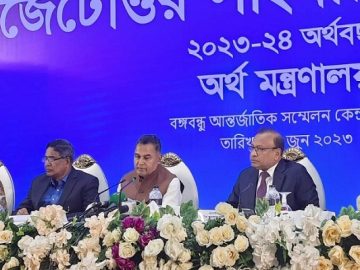 অর্থমন্ত্রী আ ক ম মস্তোফা কামাল