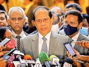 নির্বাচন