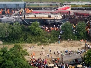 ভারতে ট্রেন দুর্ঘটনা