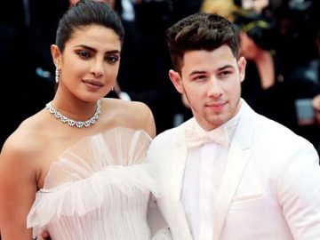 ৮ প্রেমিকা