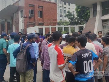 ঢাবি শিক্ষার্থী