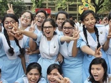 ঢাকা বোর্ডে